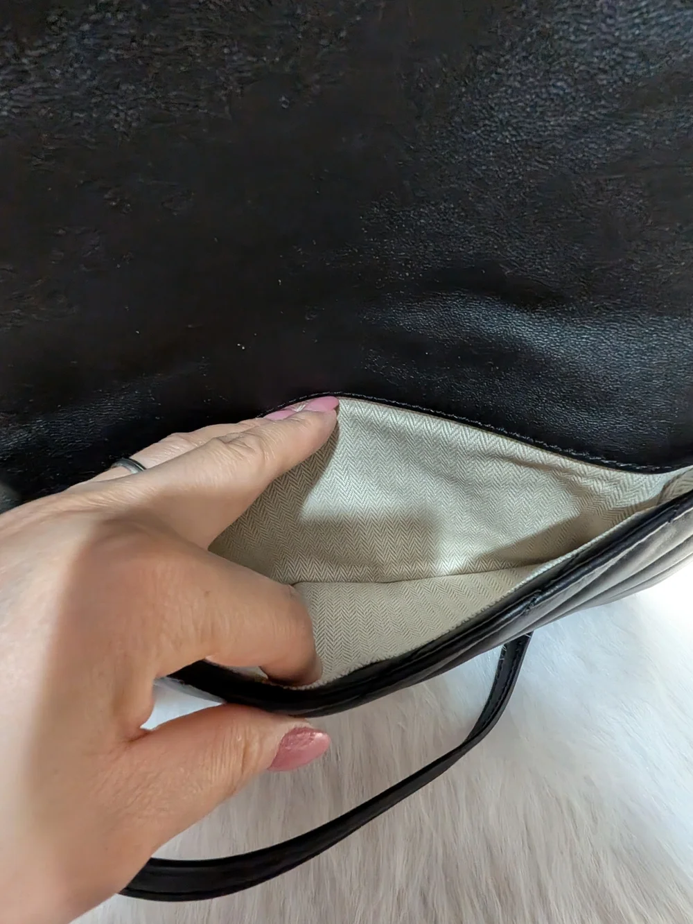 Tory Burch Black Quilted Leather Shoulder Bag - Picture 8 of 12